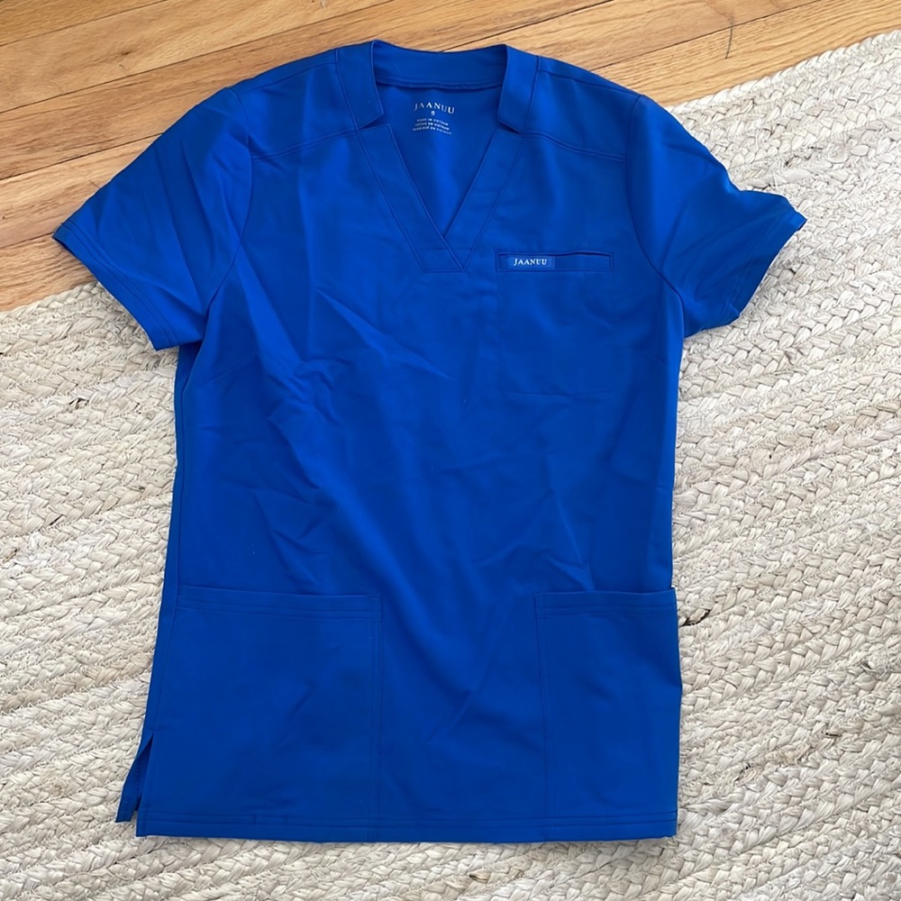 Jaanuu Relaxed 3-Pocket Top